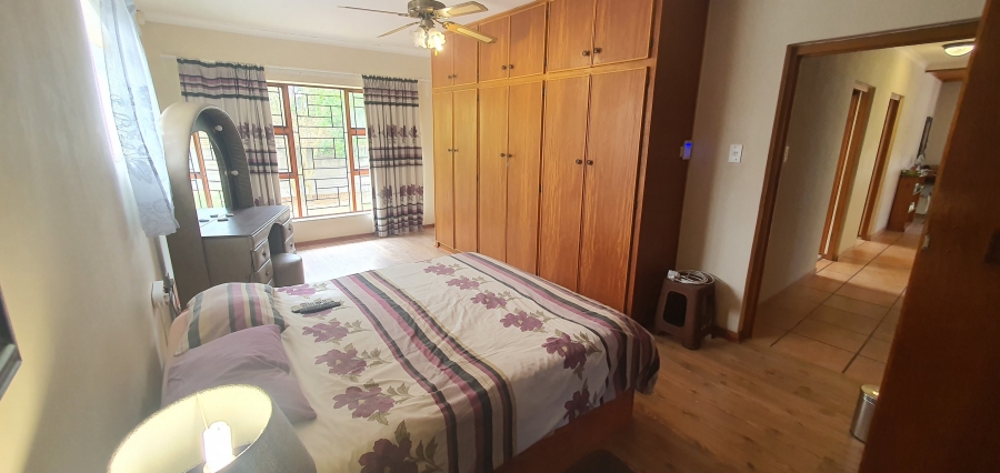 3 Bedroom Property for Sale in Heiderand Western Cape